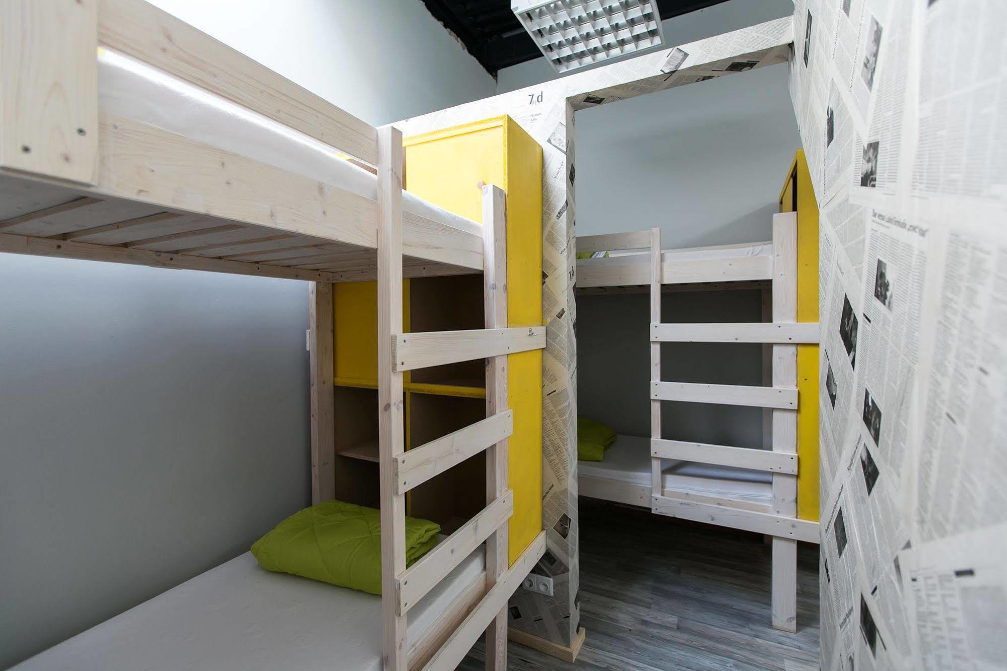 Fabrika Hostel Вильнюс Экстерьер фото