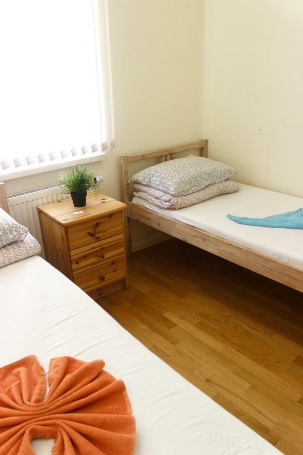 Fabrika Hostel Вильнюс Экстерьер фото