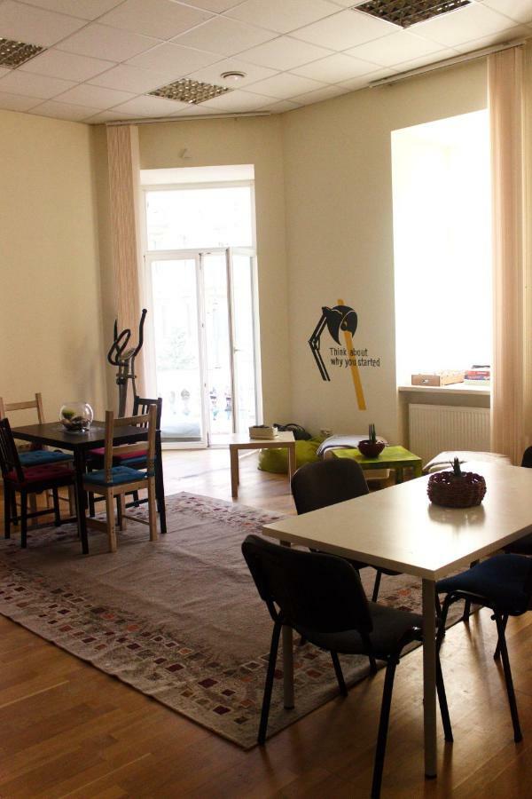 Fabrika Hostel Вильнюс Экстерьер фото